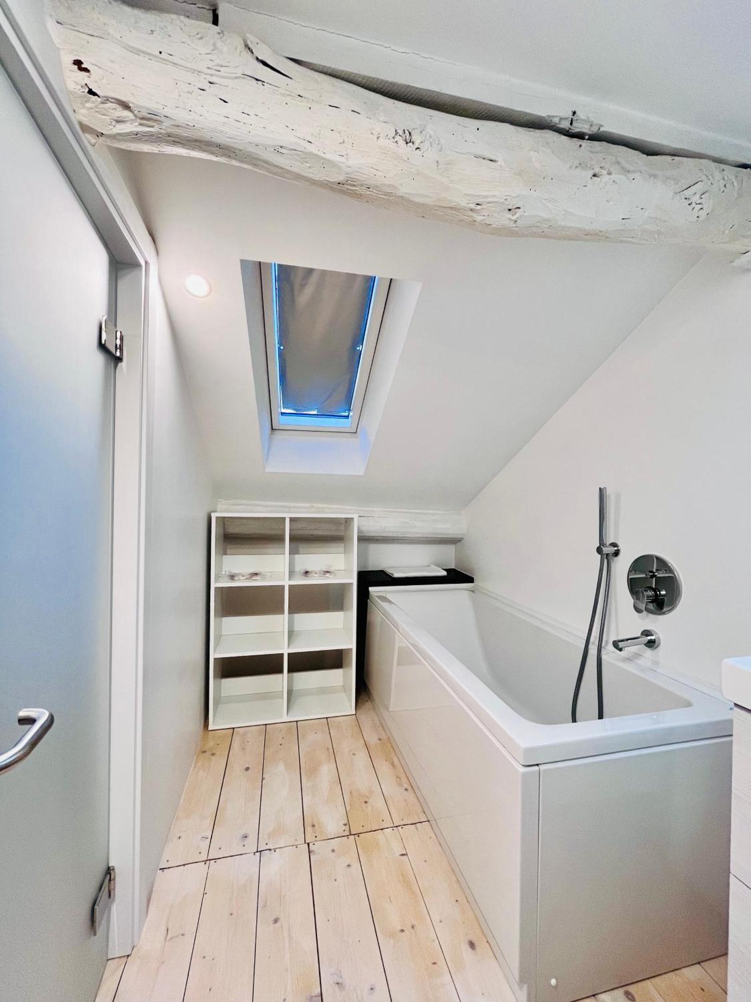 Riverside Loft Navigli - Spacious Two-Bedroom Apartment 밀라노 외부 사진
