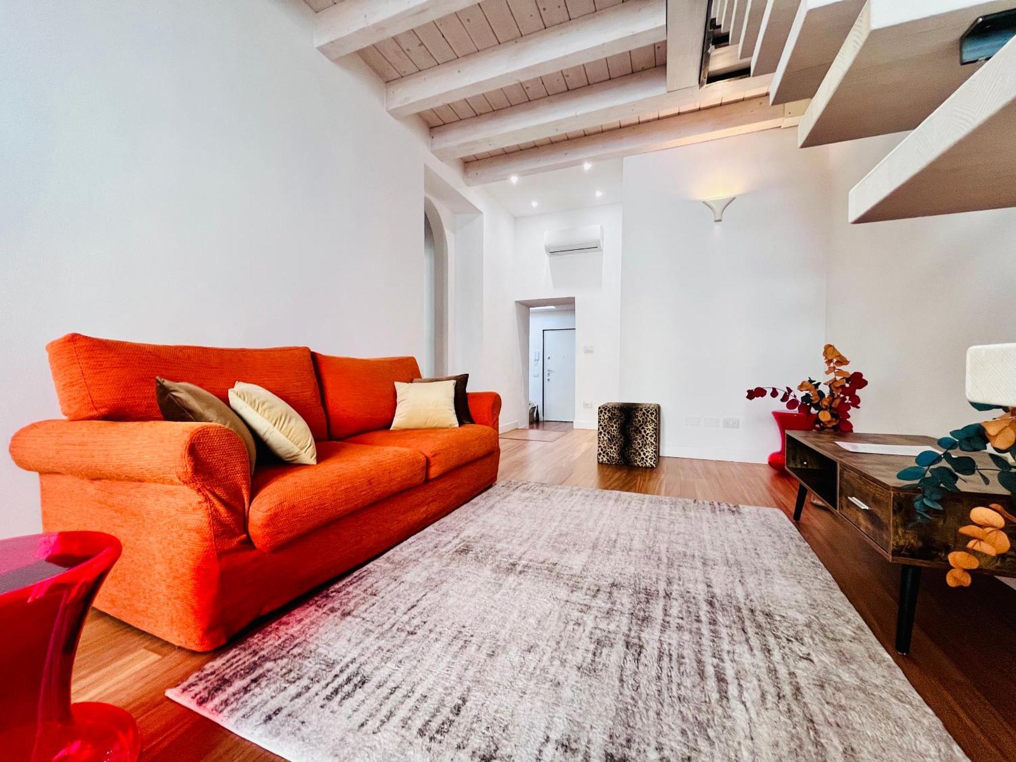 Riverside Loft Navigli - Spacious Two-Bedroom Apartment 밀라노 외부 사진
