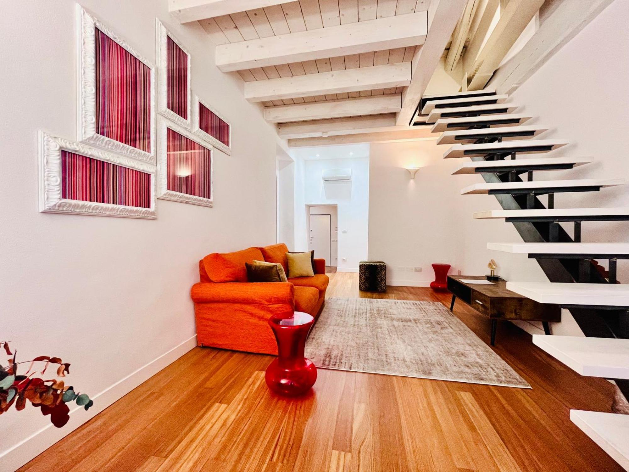 Riverside Loft Navigli - Spacious Two-Bedroom Apartment 밀라노 외부 사진