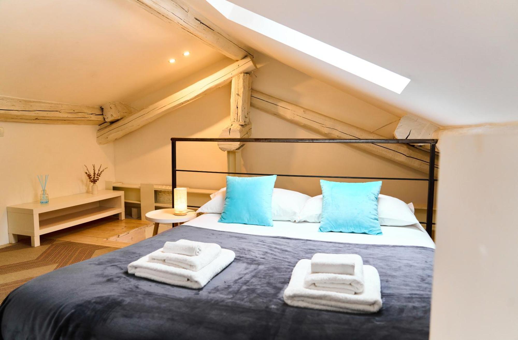 Riverside Loft Navigli - Spacious Two-Bedroom Apartment 밀라노 외부 사진