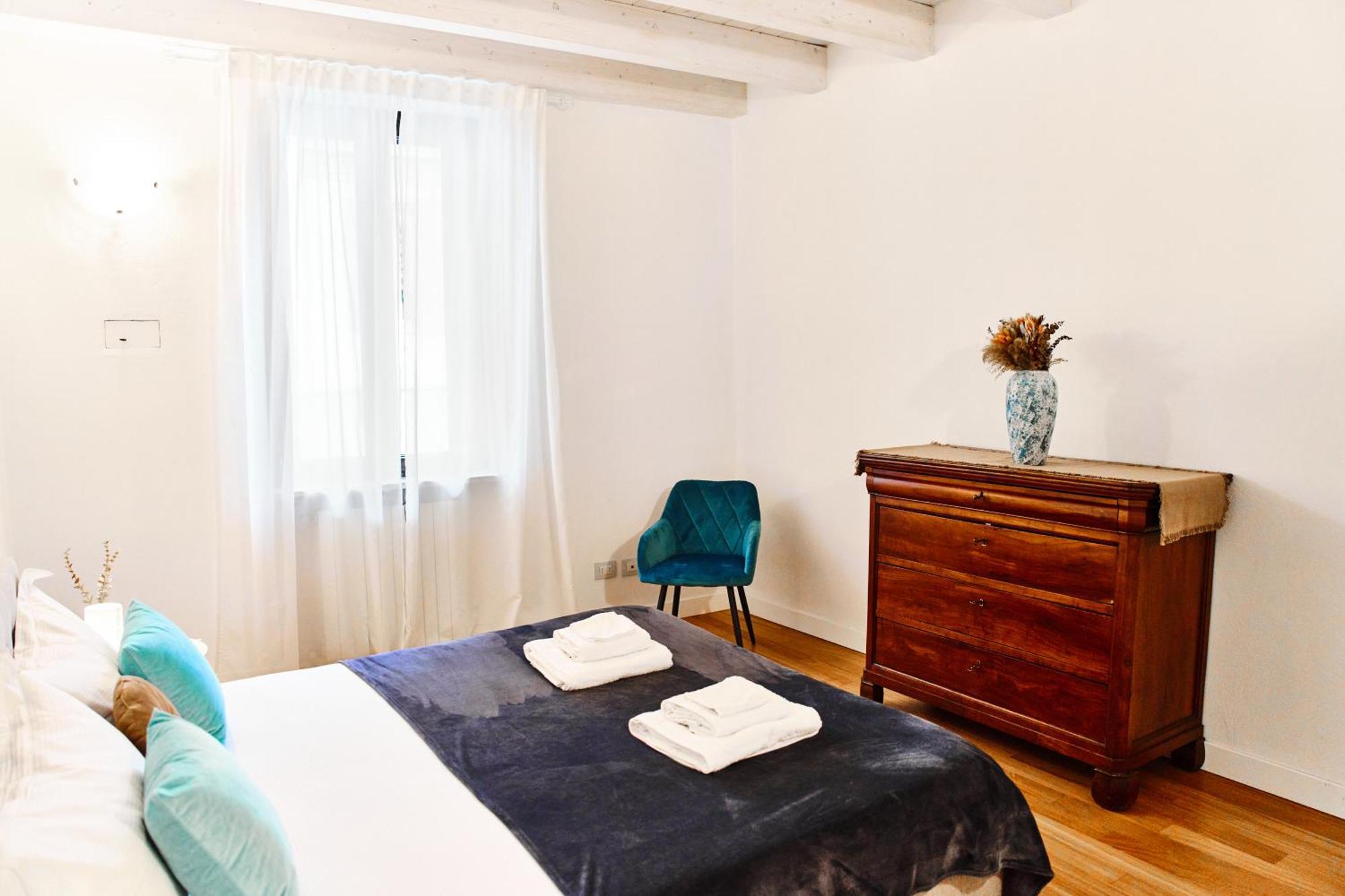 Riverside Loft Navigli - Spacious Two-Bedroom Apartment 밀라노 외부 사진
